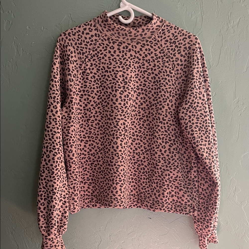 Abercrombie & Fitch Leopard Print Long Sleeve Top-M Soft A&F Collection